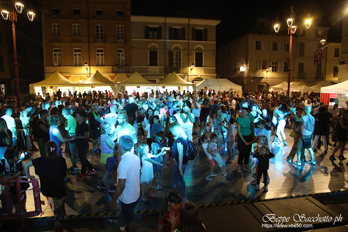 VBS_8977 - A Tutta Birra 2022 - ProLoco San Damiano d'Asti - Serata Latino con Oro Caribe e Salsabor.jpg